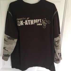 Long sleeve athletic style shirt 🏍